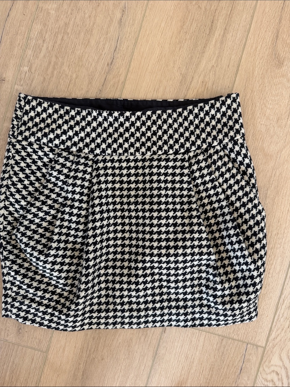 Club Monaco Black and White Houndstooth Mini Skirt